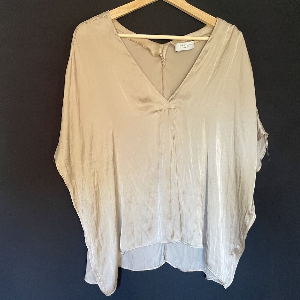 Lola & Sophie New York satin style v-neck lightweight top shiny neutral beige